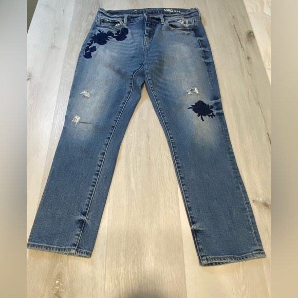 GAP Embroidered Girlfriend Jeans, Floral Embroidery Distressed, size 27 - Picture 1 of 12